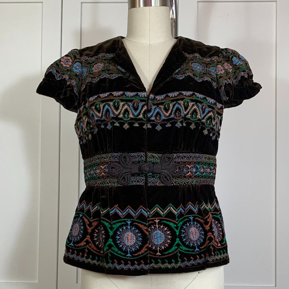Nanette Lepore Embroidered Brown Velvet Top - Size 8 - Picture 2 of 5